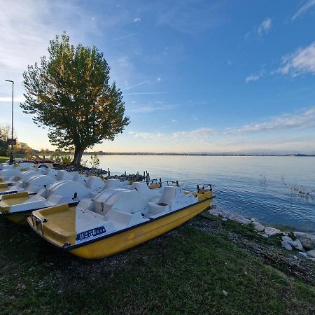 Casa Vittoria Sirmione Punta Gro Con Piscina Apartment Ngoại thất bức ảnh