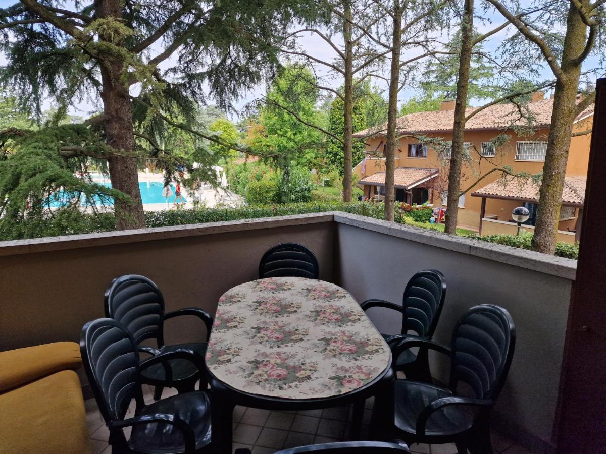 Casa Vittoria Sirmione Punta Gro Con Piscina Apartment Ngoại thất bức ảnh