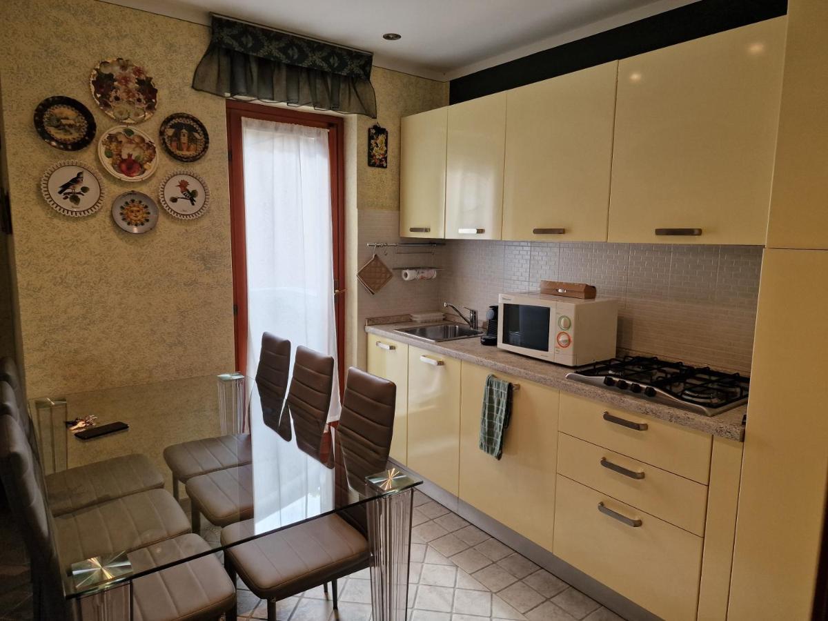 Casa Vittoria Sirmione Punta Gro Con Piscina Apartment Ngoại thất bức ảnh