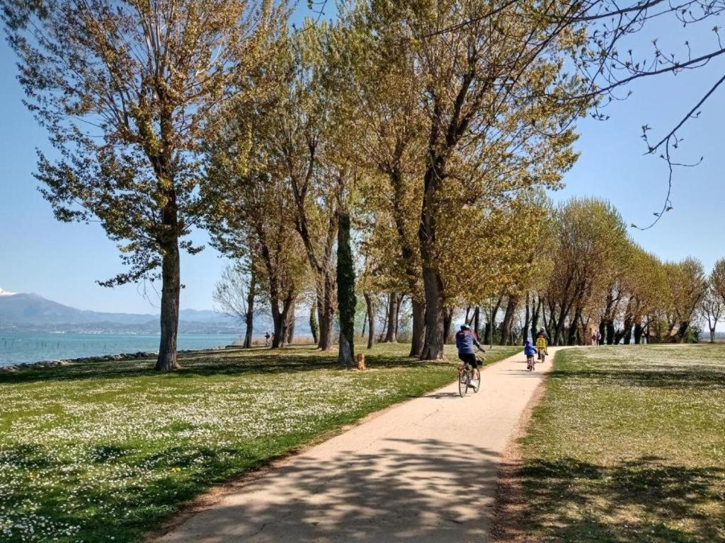 Casa Vittoria Sirmione Punta Gro Con Piscina Apartment Ngoại thất bức ảnh