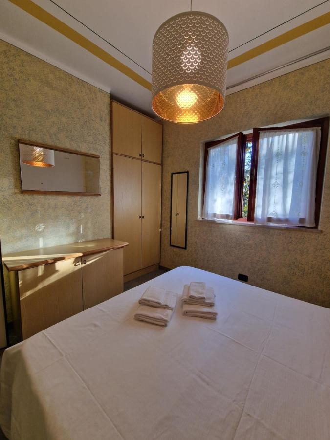 Casa Vittoria Sirmione Punta Gro Con Piscina Apartment Ngoại thất bức ảnh