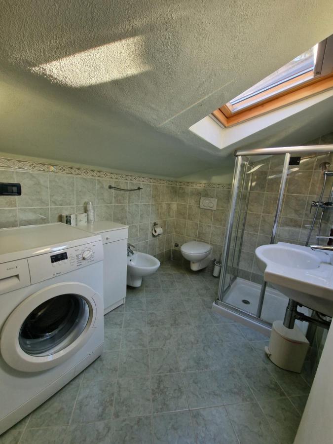 Casa Vittoria Sirmione Punta Gro Con Piscina Apartment Ngoại thất bức ảnh